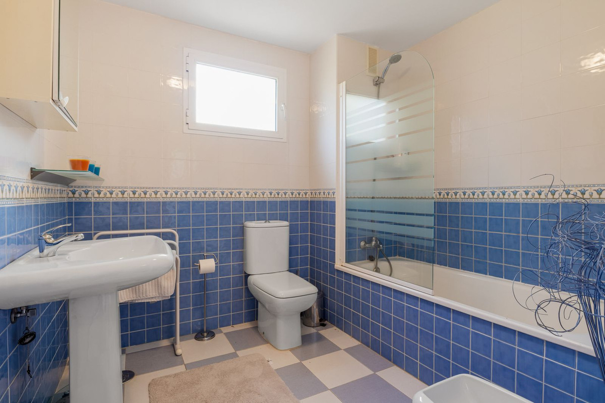 bb915d1cb19341576dcdc994b81ab9c5