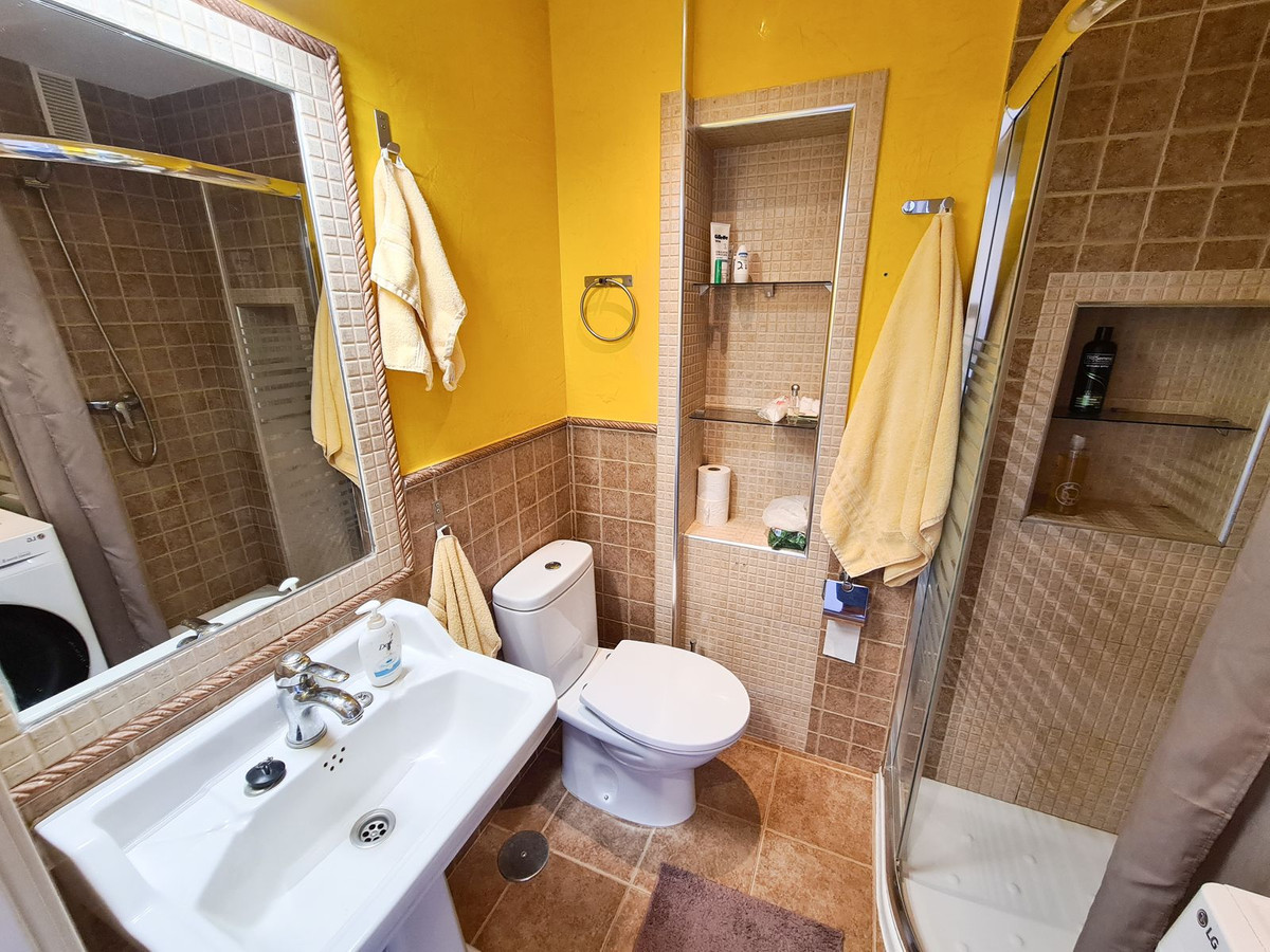 bb915d1cb19341576dcdc994b81ab9c5