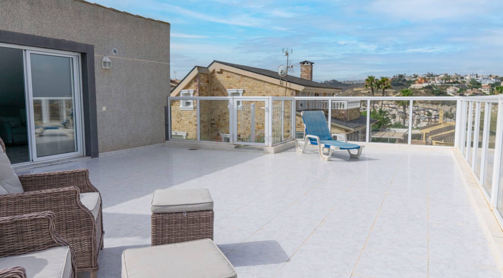 o_1g7f0jv921errqrh11879ba1n7q3p_w_1700x940