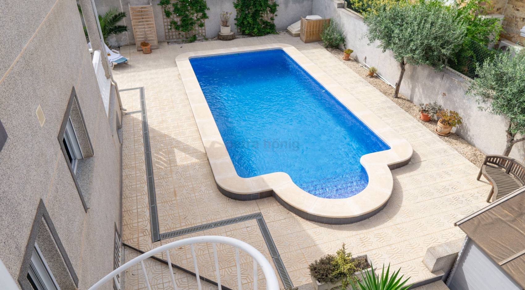 o_1g7f0jv92oebsmr121u1m9d1p6n3q_w_1700x940