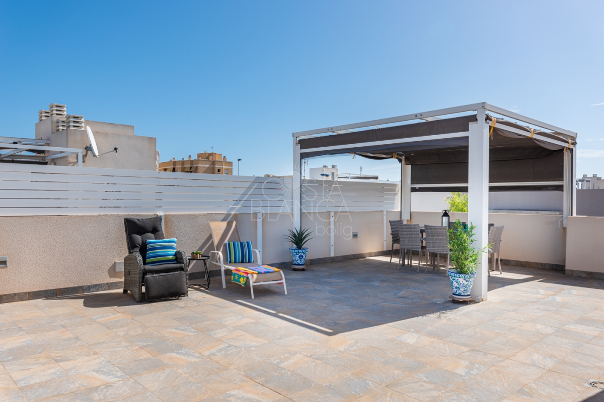 2e7f0c4803f1e31f9821647ecb3b35ba_w_1200x800