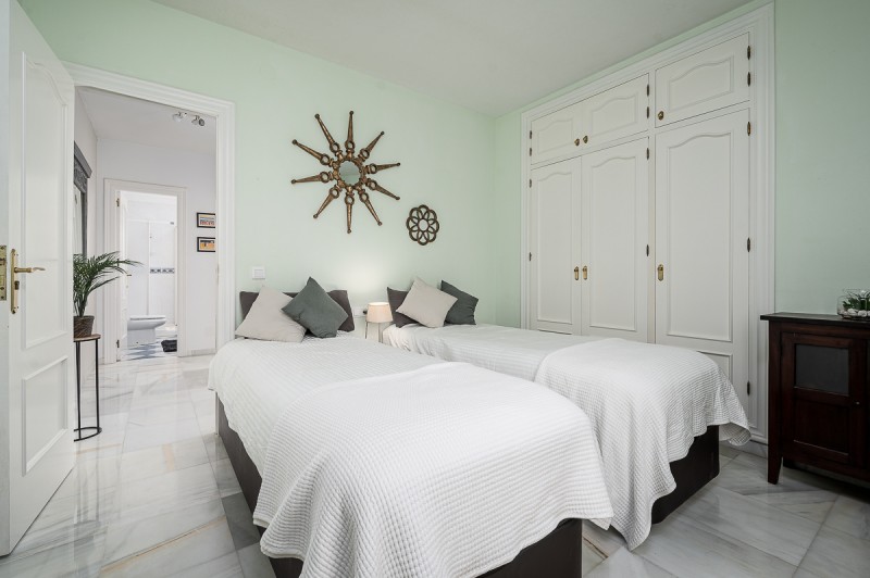 BZPAAP6939_167493_800_V0_11F9