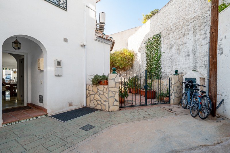 BZPAAP6939_167503_800_V0_BA53