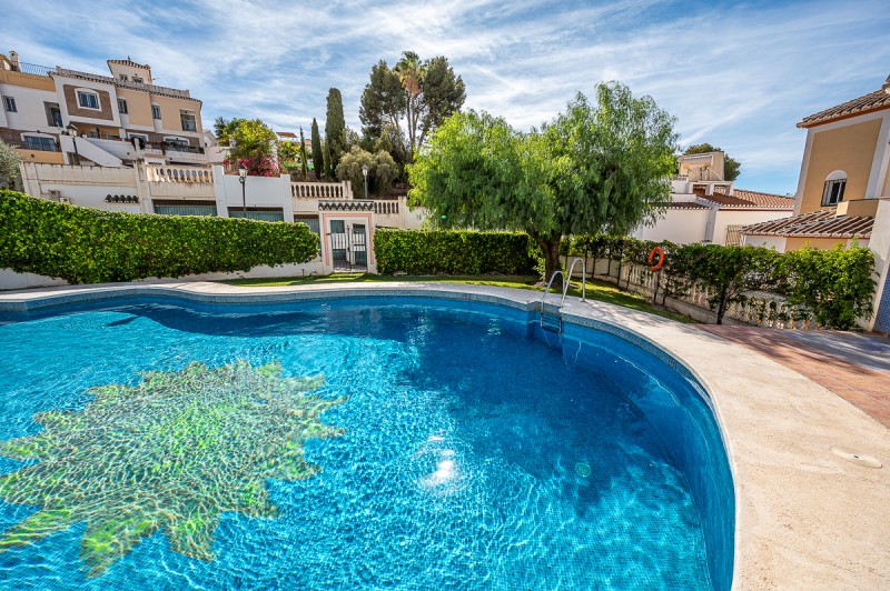 BZPAAP6939_167635_800_V0_3B73