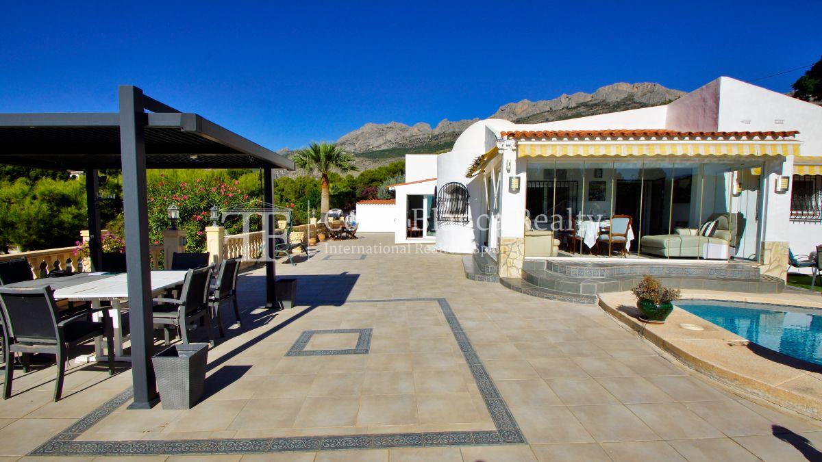 413dbafedc2c8a00fd0f6983affcc50b_photo_800x1200_wt