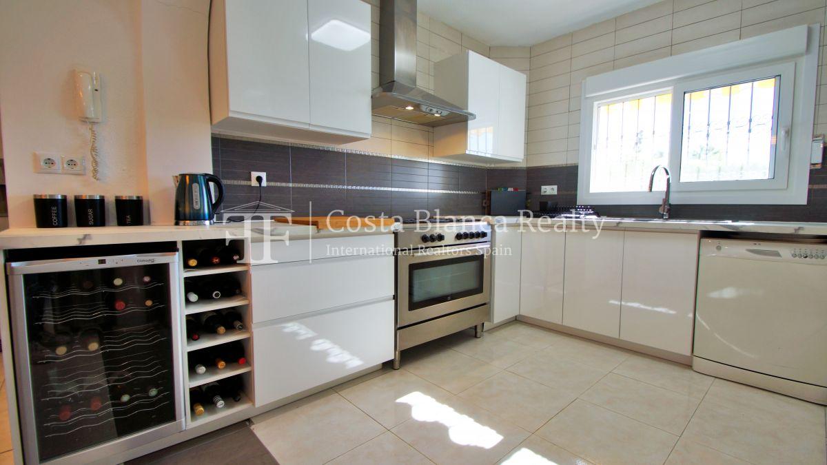 548b57cc0fd23358084548f3bbd9fdbc_photo_800x1200_wt