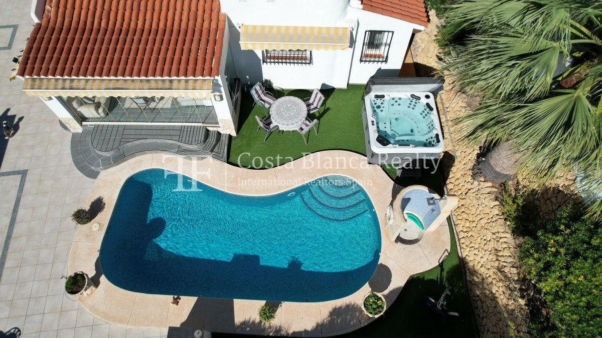 743006f5b956eb5d80f0662463426b2b_photo_800x1200_wt