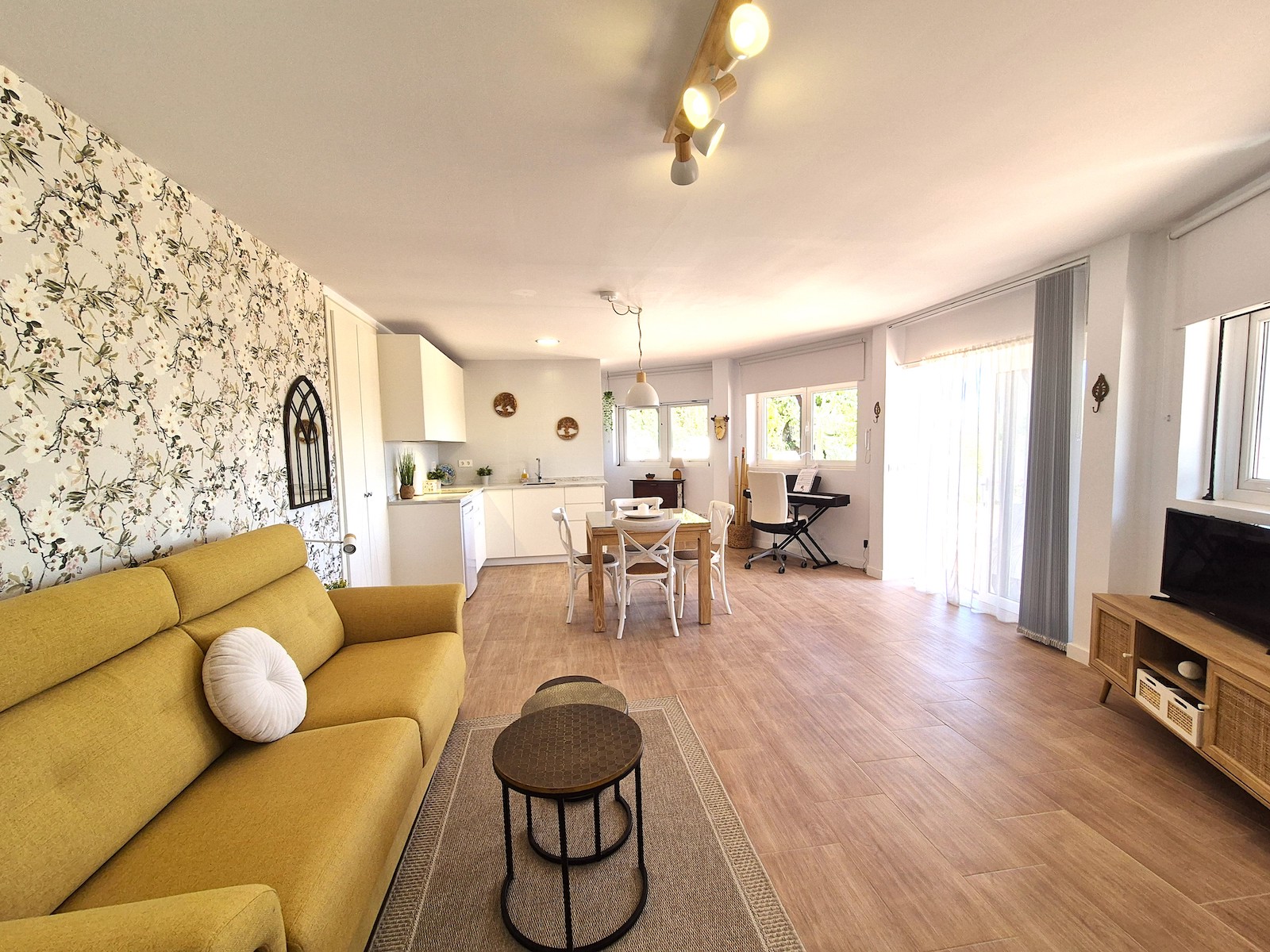 BSUGRA-MI042BSUGRA-MI042