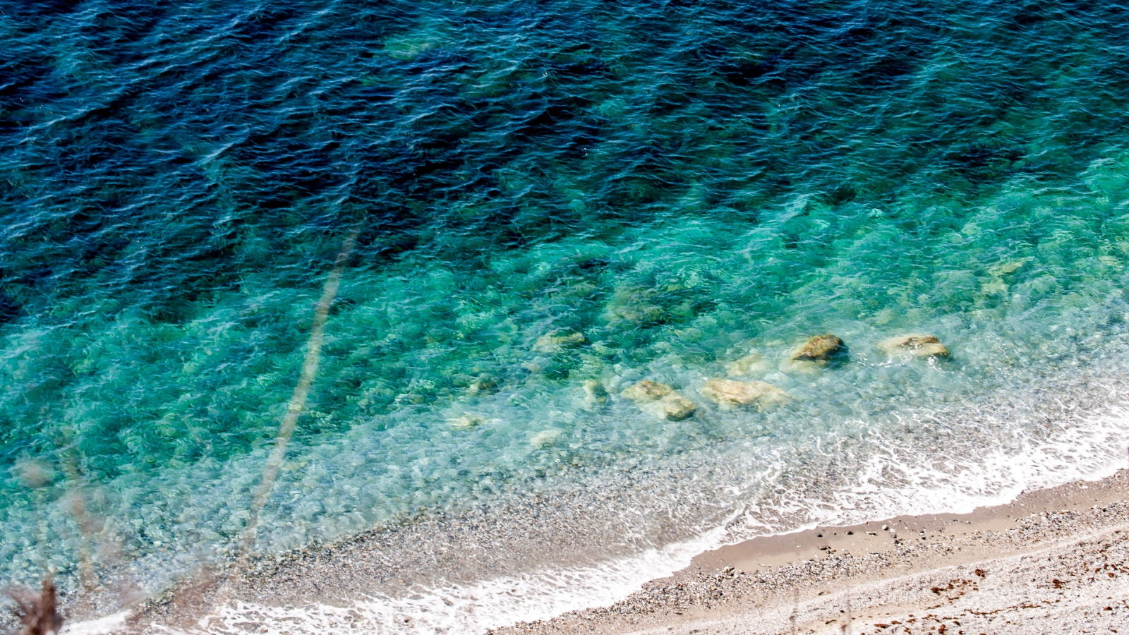 shutterstock 1173859372 - paradise shore in the Costa del Sol, Málaga