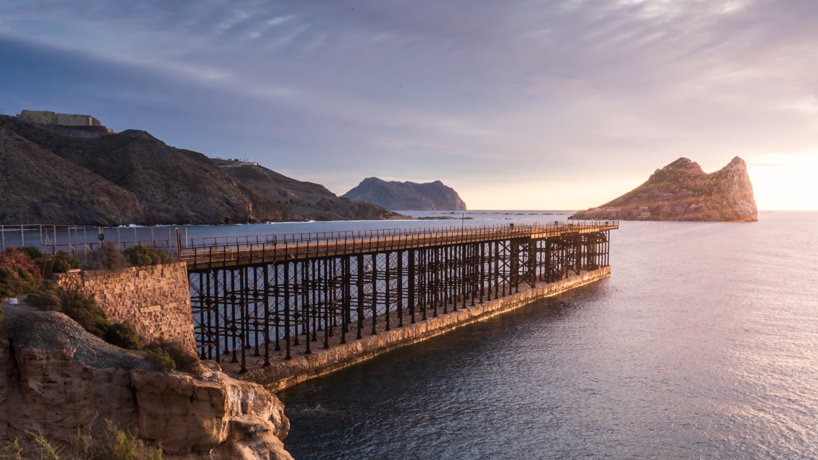 shutterstock 1567779235 - El Hornillo