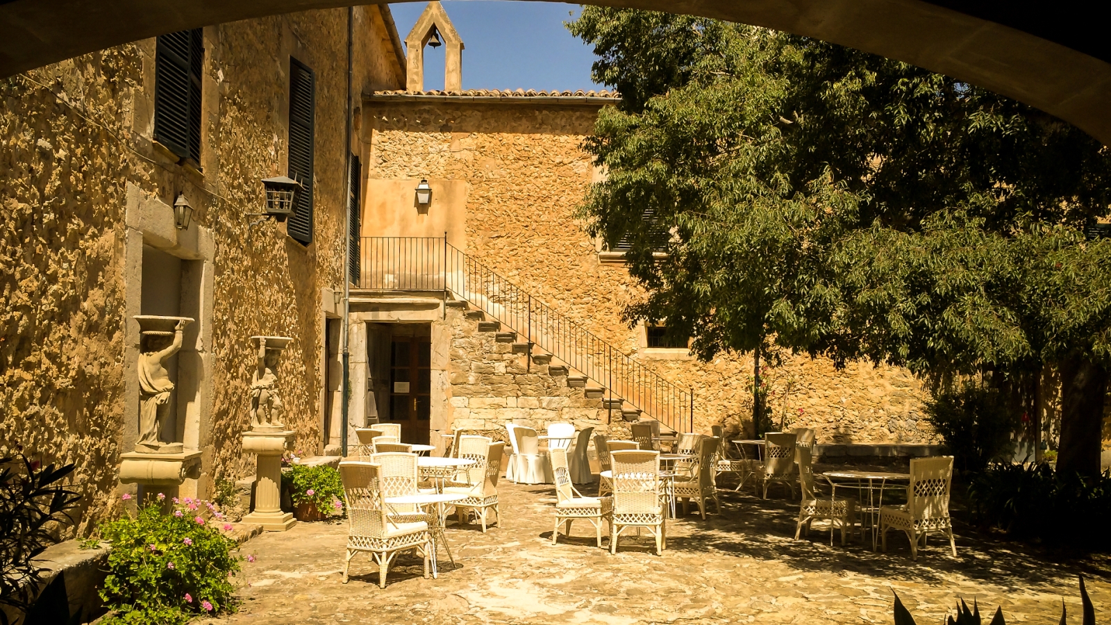 shutterstock 1643854036 - Puigpunyent, Mallorca