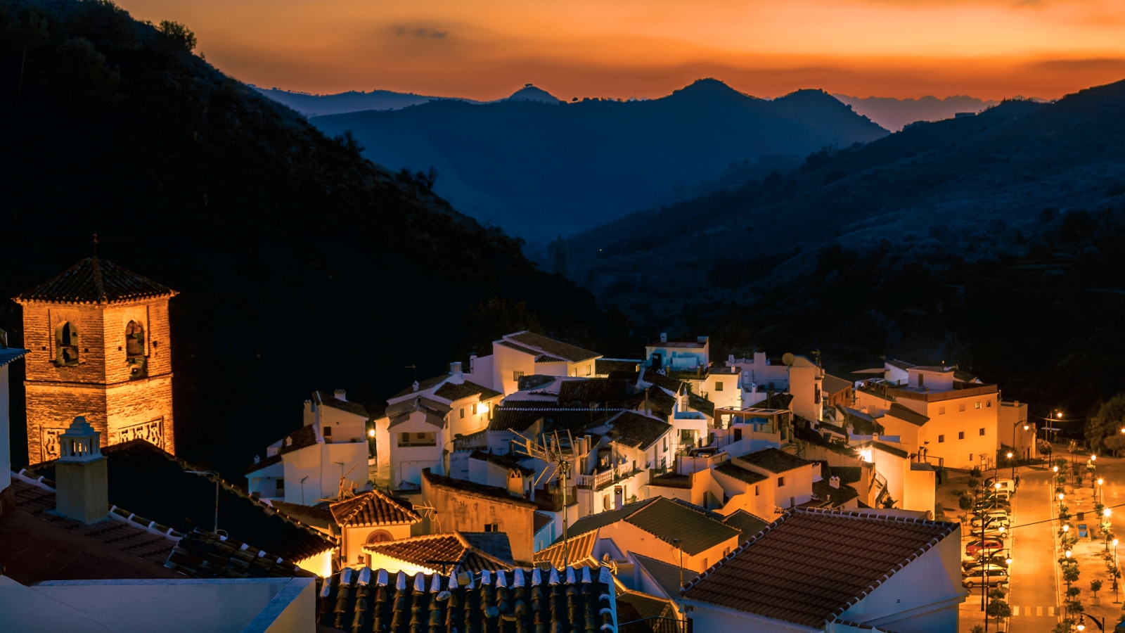 shutterstock 1889692507 - Salares