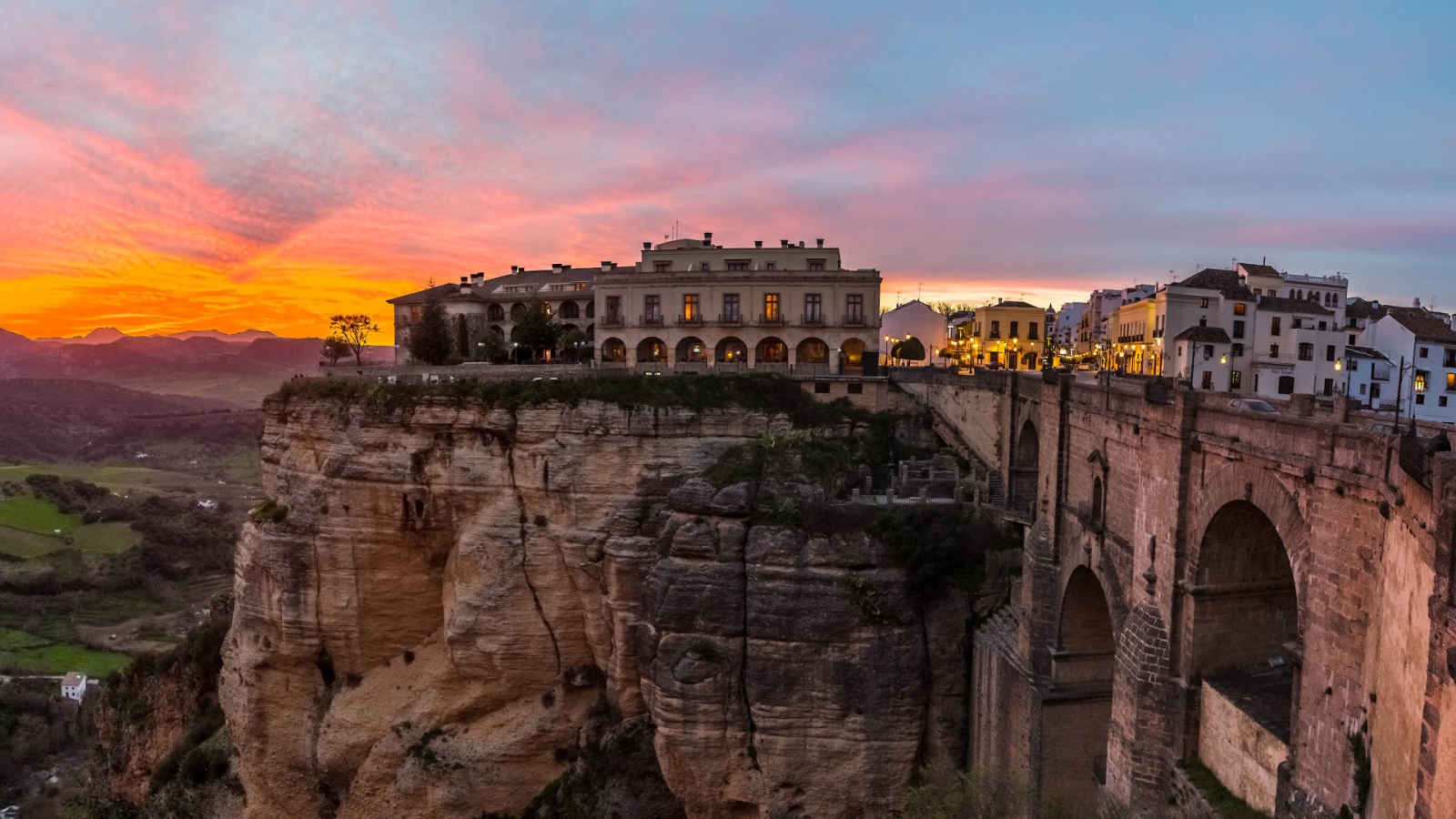 shutterstock 194308172 - Ronda