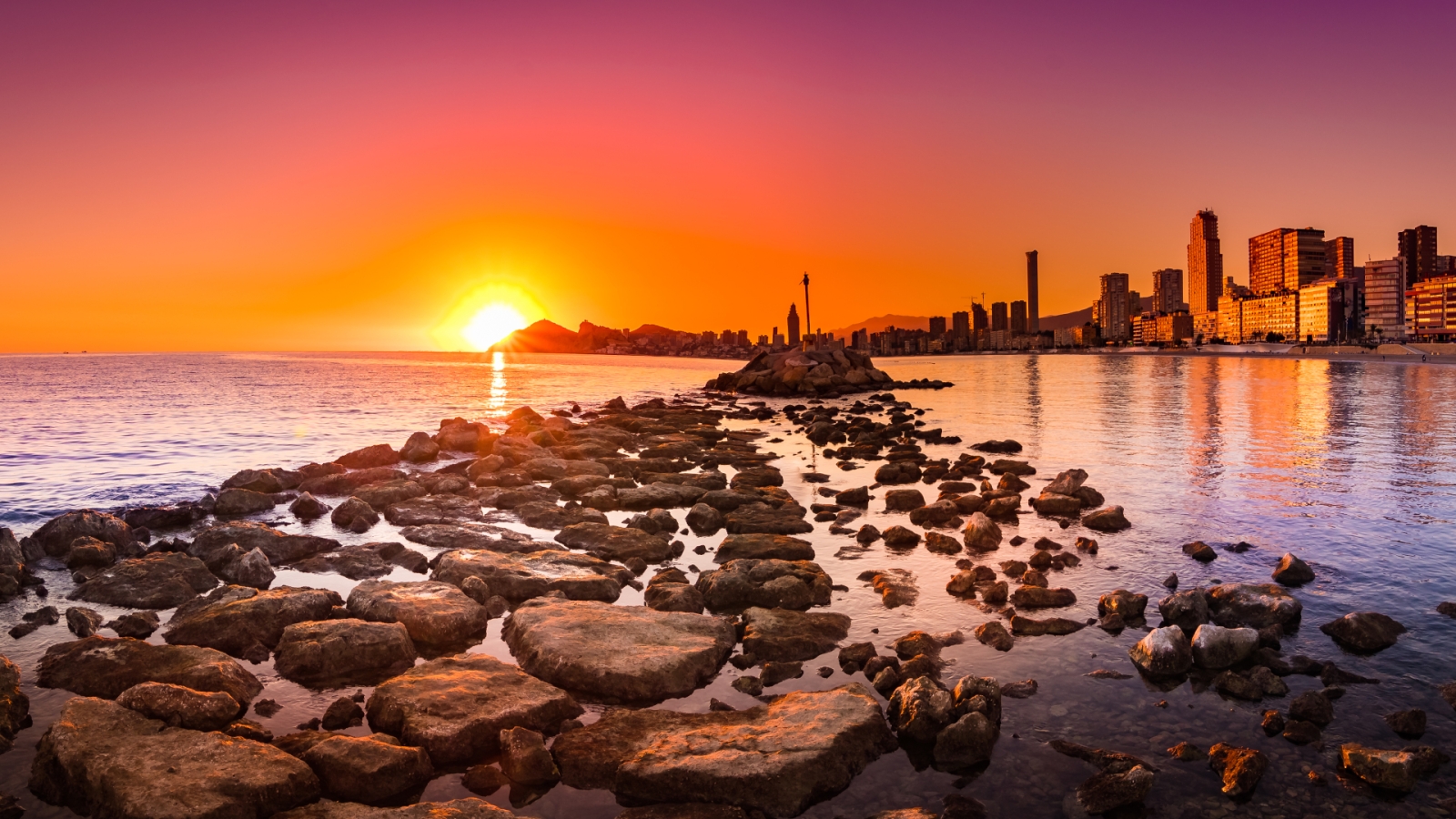 shutterstock 560898862 - Denia