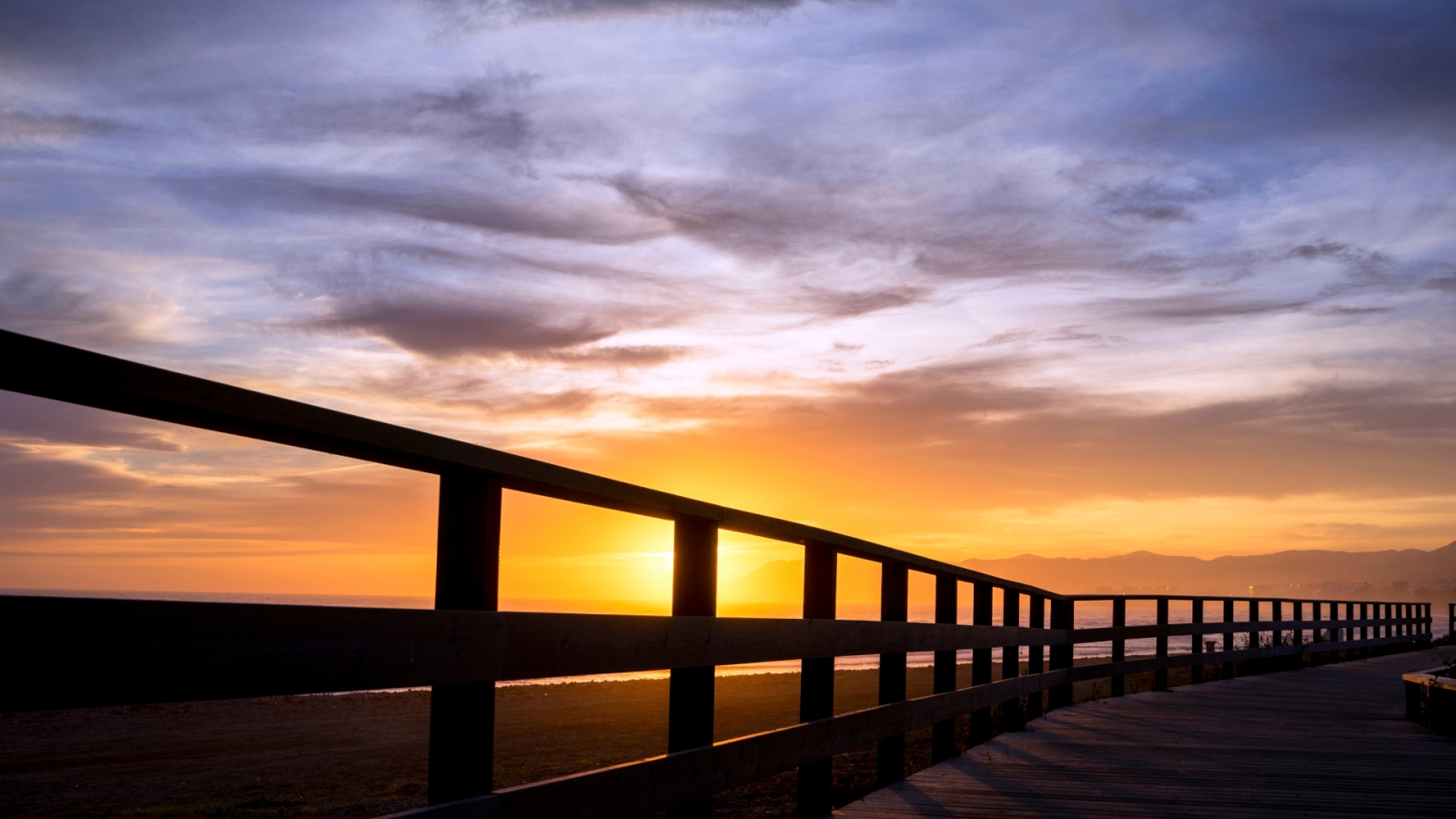 shutterstock 1578963583 - El Pinillo