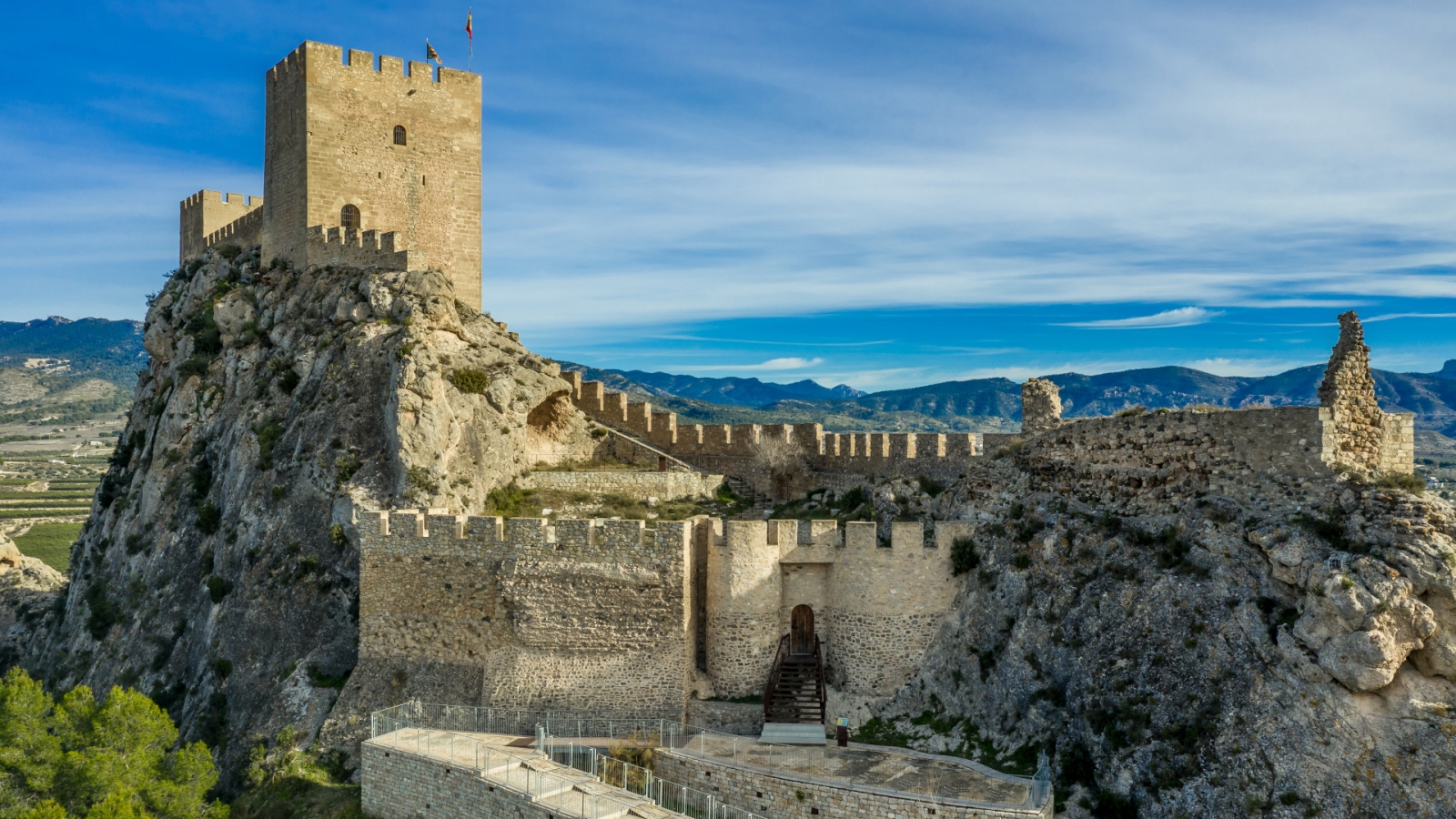 shutterstock 1639420288 - Sax