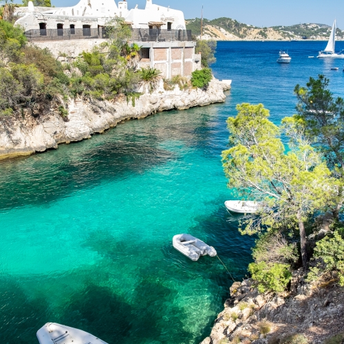 shutterstock 1178513383 - Cala Fornells Paguera, Mallorca