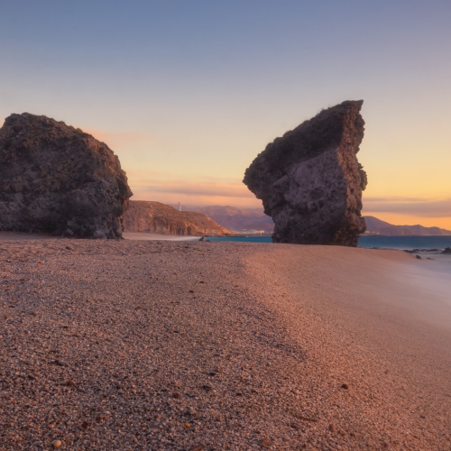 shutterstock 1814112539 - Playa de los muertos al amanecer en Carboneras