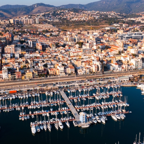 shutterstock 2131592683