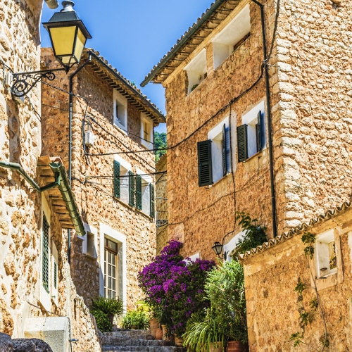 shutterstock 213181198 - Fornalutx